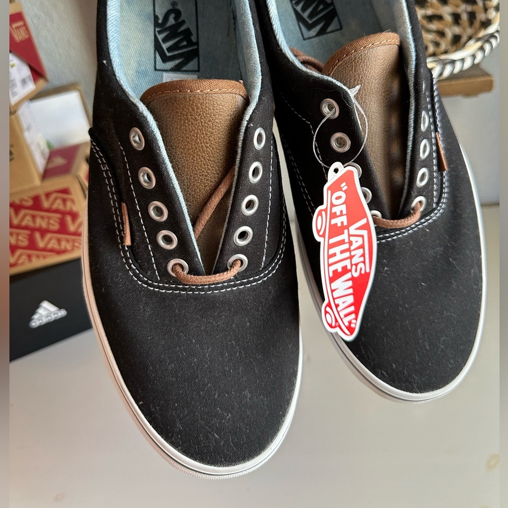 Men’s 10.5 Vans